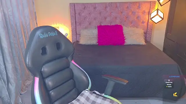 Snapshot of Scarllett_BDSM chatting on November 16, 2025, 10:26 pm Scarllett BDSM online show from November 16, 2025, 10:26 pm