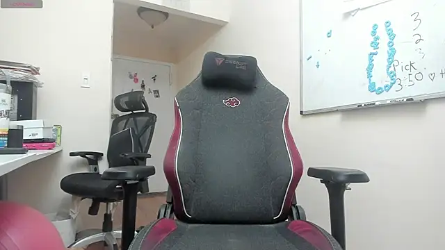Snapshot of bear_russian_hunk chatting on October 10, 2025, 12:59 pm bear russian hunk online show from October 10, 2025, 12:59 pm