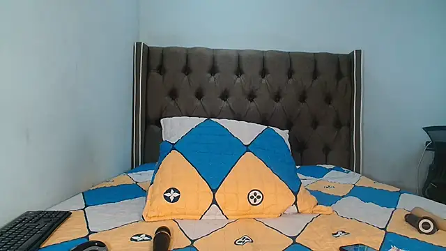 CHOCKYCHOCX2 online show from February 8, 2026, 4:38 am