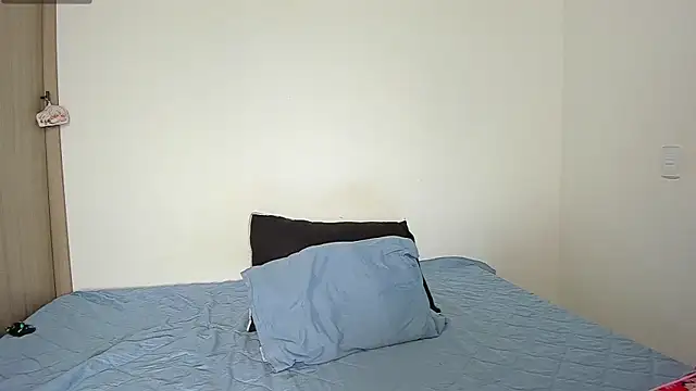 JasmineHarris online show from November 5, 2025, 2:17 pm