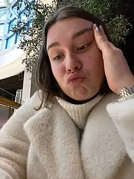 Snapshot of SuzieMurray chatting on December 17, 2024, 12:22 pm SuzieMurray online show from December 17, 2024, 12:22 pm