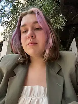 Snapshot of SuzieMurray chatting on January 22, 2025, 11:23 am SuzieMurray online show from January 22, 2025, 11:23 am