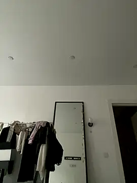 SuzieMurray online show from December 5, 2025, 7:17 am