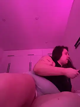 Snapshot of SuzieMurray chatting on December 19, 2025, 7:15 am SuzieMurray online show from December 19, 2025, 7:15 am