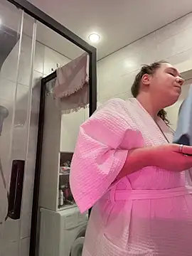 Snapshot of SuzieMurray chatting on February 13, 2026, 8:21 am SuzieMurray online show from February 13, 2026, 8:21 am