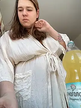 Snapshot of SuzieMurray chatting on February 14, 2026, 8:11 am SuzieMurray online show from February 14, 2026, 8:11 am