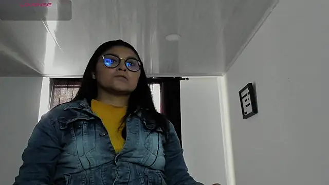 lorymoon online show from December 4, 2024, 7:01 pm