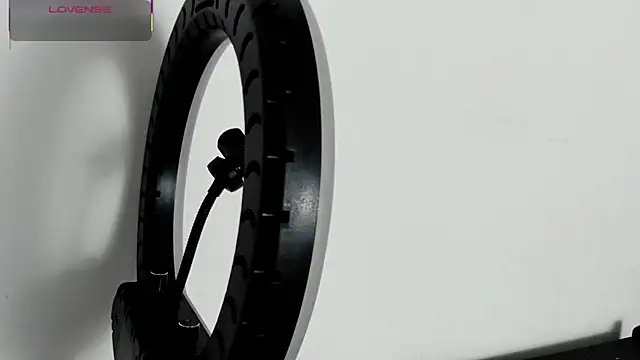 lorymoon online show from February 24, 2025, 7:09 pm