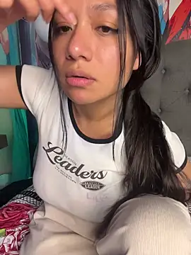 Snapshot of Im_Little chatting on November 11, 2025, 3:39 am Im Little online show from November 11, 2025, 3:39 am