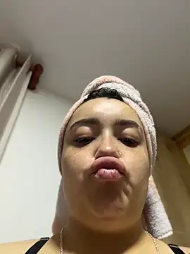 Snapshot of Tatiana_O chatting on April 17, 2026, 1:03 pm Tatiana O online show from April 17, 2026, 1:03 pm
