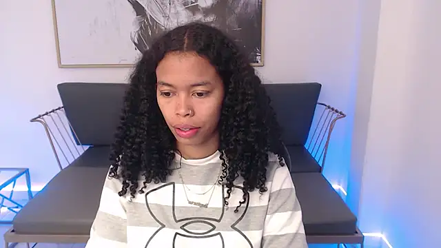 Snapshot of Shenna_brunette_ chatting on December 24, 2024, 1:06 pm Shenna brunette online show from December 24, 2024, 1:06 pm