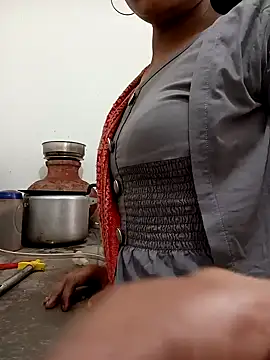 Snapshot of jesmin-00 chatting on December 2, 2024, 10:18 am jesmin-00 online show from December 2, 2024, 10:18 am