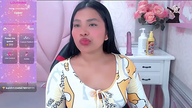 lauren sofia19 online show from December 12, 2024, 9:19 am