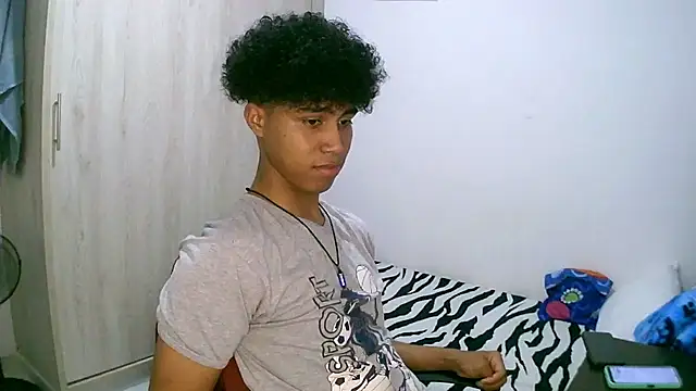 sexy diamante  online show from December 22, 2025, 5:32 pm