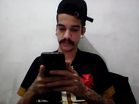 gatobranco001 online show from May 30, 2026, 5:54 pm