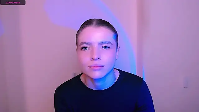 MissOliviaa  online show from December 18, 2025, 9:04 am