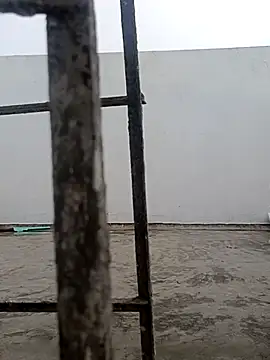 nick05inch online show from September 13, 2025, 12:16 pm