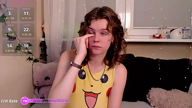 Moona xx online show from December 4, 2025, 8:28 pm