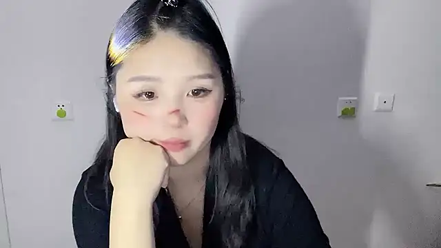 Snapshot of SU__SU chatting on November 1, 2025, 1:35 pm SU SU online show from November 1, 2025, 1:35 pm