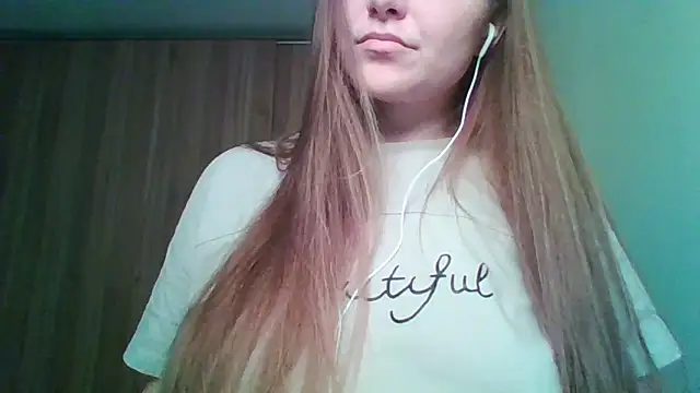 Evasapples online show from May 11, 2026, 4:04 pm