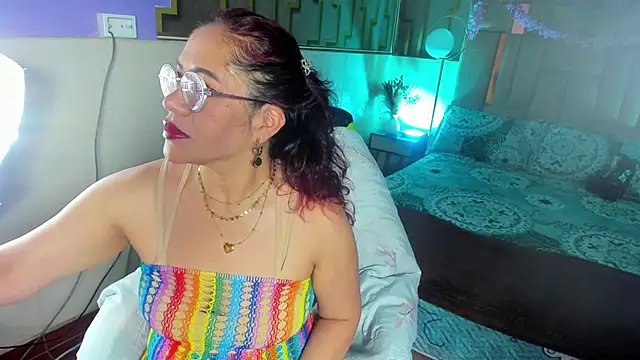 Snapshot of maria_paulac chatting on October 19, 2025, 5:08 am maria paulac online show from October 19, 2025, 5:08 am