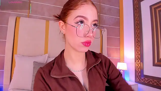 Snapshot of AbigailCarter chatting on October 5, 2025, 10:40 pm AbigailCarter online show from October 5, 2025, 10:40 pm