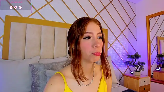 Snapshot of AbigailCarter chatting on November 8, 2025, 11:36 pm AbigailCarter online show from November 8, 2025, 11:36 pm