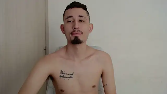 Snapshot of enzo_0814 chatting on October 12, 2025, 9:47 pm enzo 0814 online show from October 12, 2025, 9:47 pm
