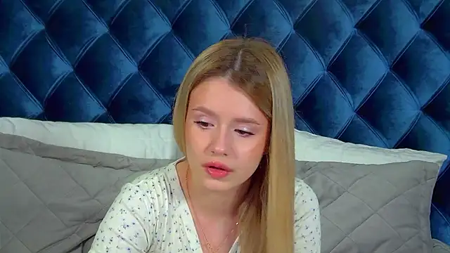 MilanaBalmain online show from March 6, 2026, 4:42 am