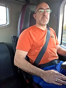 Snapshot of Crosss-23cm chatting on November 12, 2025, 6:47 am Crosss-23cm online show from November 12, 2025, 6:47 am