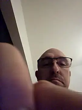 Snapshot of Crosss-23cm chatting on January 9, 2026, 8:54 pm Crosss-23cm online show from January 9, 2026, 8:54 pm