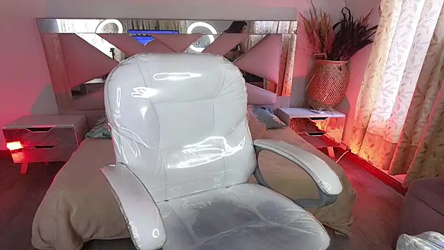 Snapshot of Mia_Fischer chatting on December 19, 2025, 7:32 pm Mia Fischer online show from December 19, 2025, 7:32 pm