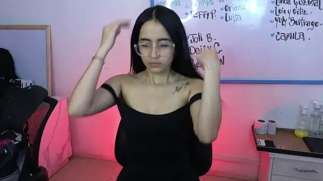 Mia Fischer online show from April 1, 2026, 11:33 am