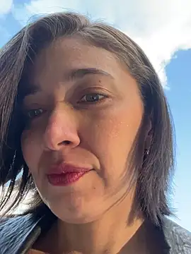 Snapshot of adarussell chatting on September 27, 2025, 4:56 pm adarussell online show from September 27, 2025, 4:56 pm