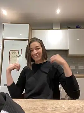 Snapshot of adarussell chatting on October 4, 2025, 7:12 pm adarussell online show from October 4, 2025, 7:12 pm