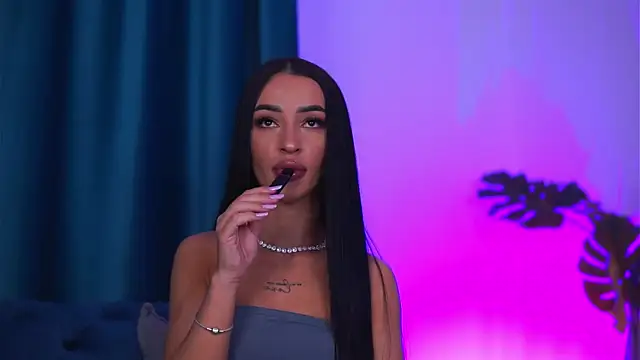 DeniseDevilles online show from April 28, 2026, 2:27 am