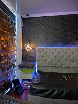 Snapshot of Paloma__LS chatting on December 4, 2025, 7:33 pm Paloma LS online show from December 4, 2025, 7:33 pm