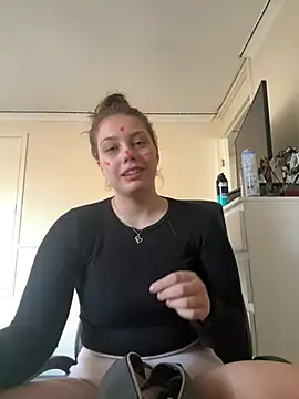 Snapshot of Krystal_Tx chatting on March 19, 2025, 11:39 am Krystal Tx online show from March 19, 2025, 11:39 am