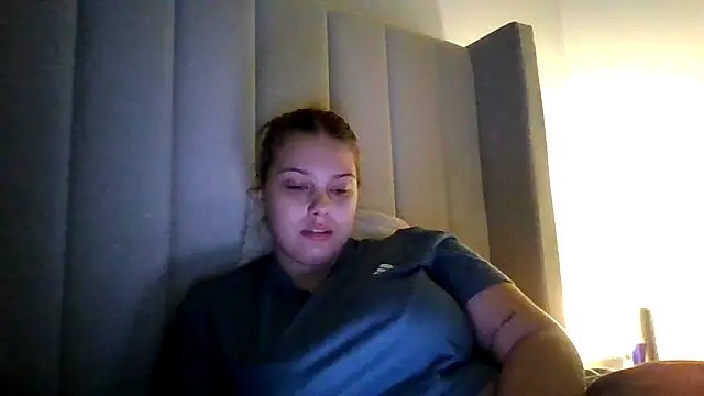 Snapshot of Krystal_Tx chatting on October 18, 2025, 6:41 pm Krystal Tx online show from October 18, 2025, 6:41 pm