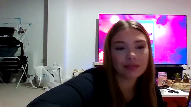 Snapshot of Krystal_Tx chatting on November 2, 2025, 6:32 pm Krystal Tx online show from November 2, 2025, 6:32 pm