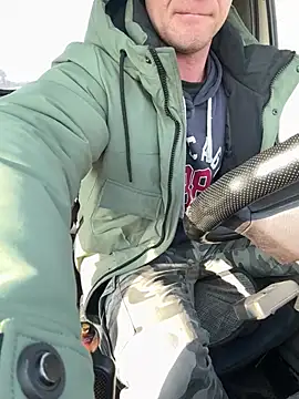 Snapshot of AlexGWoW chatting on February 24, 2025, 9:53 am AlexGWoW online show from February 24, 2025, 9:53 am