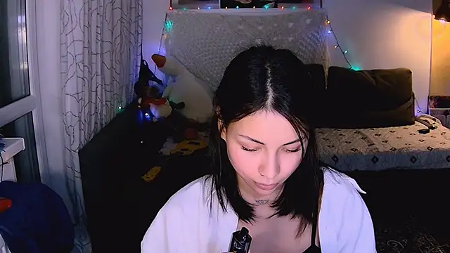 valorant girl online show from January 9, 2025, 5:43 pm