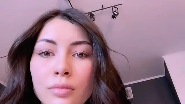 valorant girl online show from March 7, 2025, 2:56 pm