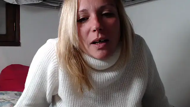 Doucelouve9 online show from January 6, 2026, 5:27 pm