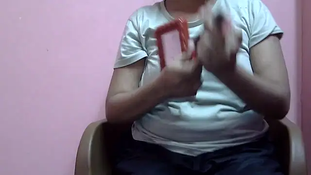 Snapshot of tripti2 chatting on December 21, 2025, 2:08 am tripti2 online show from December 21, 2025, 2:08 am