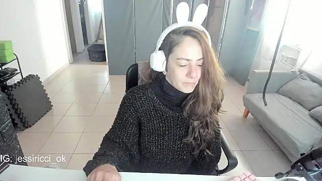 jessiburningheels online show from March 13, 2025, 11:51 am