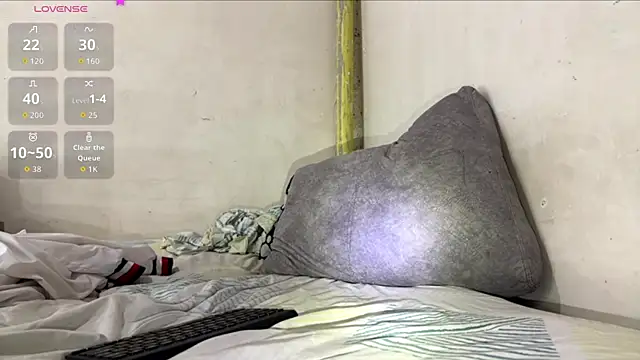 KENDER21  online show from November 11, 2025, 3:39 am