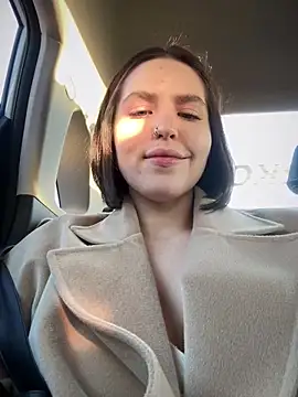 Snapshot of meow_girl chatting on December 18, 2024, 11:13 am meow girl online show from December 18, 2024, 11:13 am