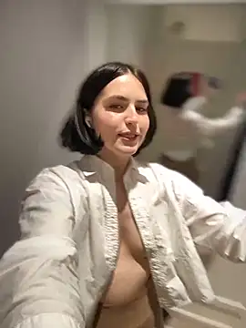 Snapshot of meow_girl chatting on December 20, 2024, 1:43 pm meow girl online show from December 20, 2024, 1:43 pm