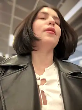 Snapshot of meow_girl chatting on December 23, 2024, 12:52 pm meow girl online show from December 23, 2024, 12:52 pm